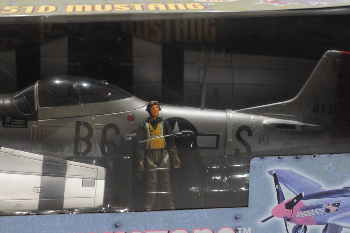 稀少1/18 P-51D ムスタング　オールド・クロウ ELITE FORCE Old Crow P-51D Mustang. Box never opened, 1/18