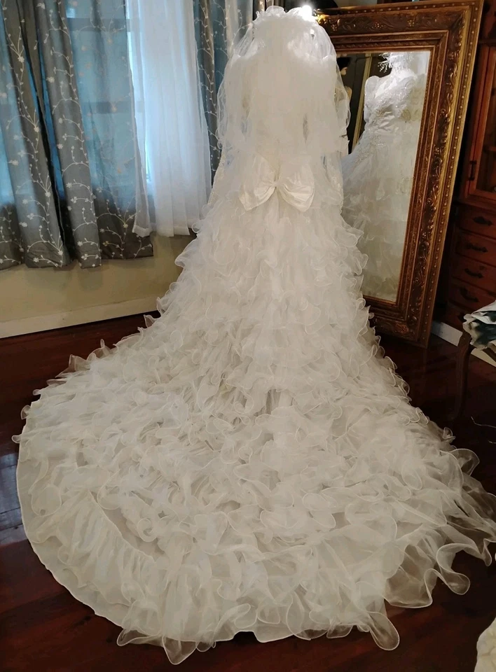 Vtg San Martin Princess Ruffles Wedding Dress Gloves Veil Backless  Puff Gown - Image 4 of 4