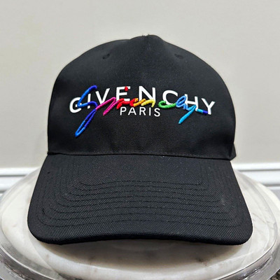 Baseballmütze Givenchy Paris schwarz/ Regenbogen-Logo