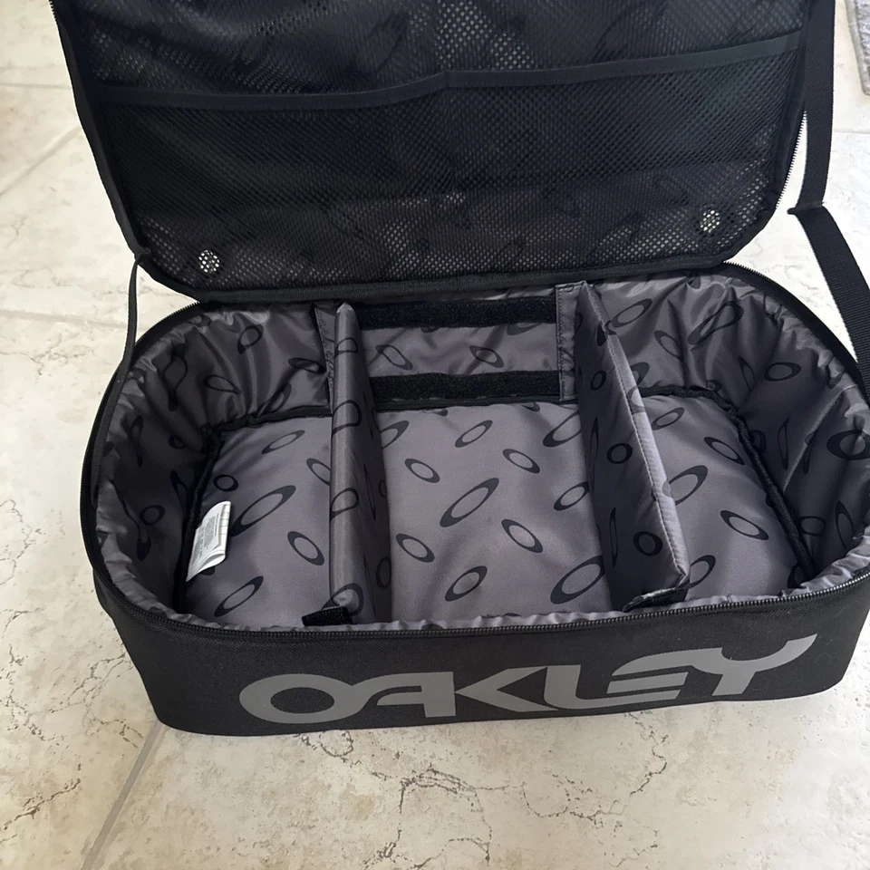 Estuche para gafas Oakley Multi Unit Foto 2 de 4