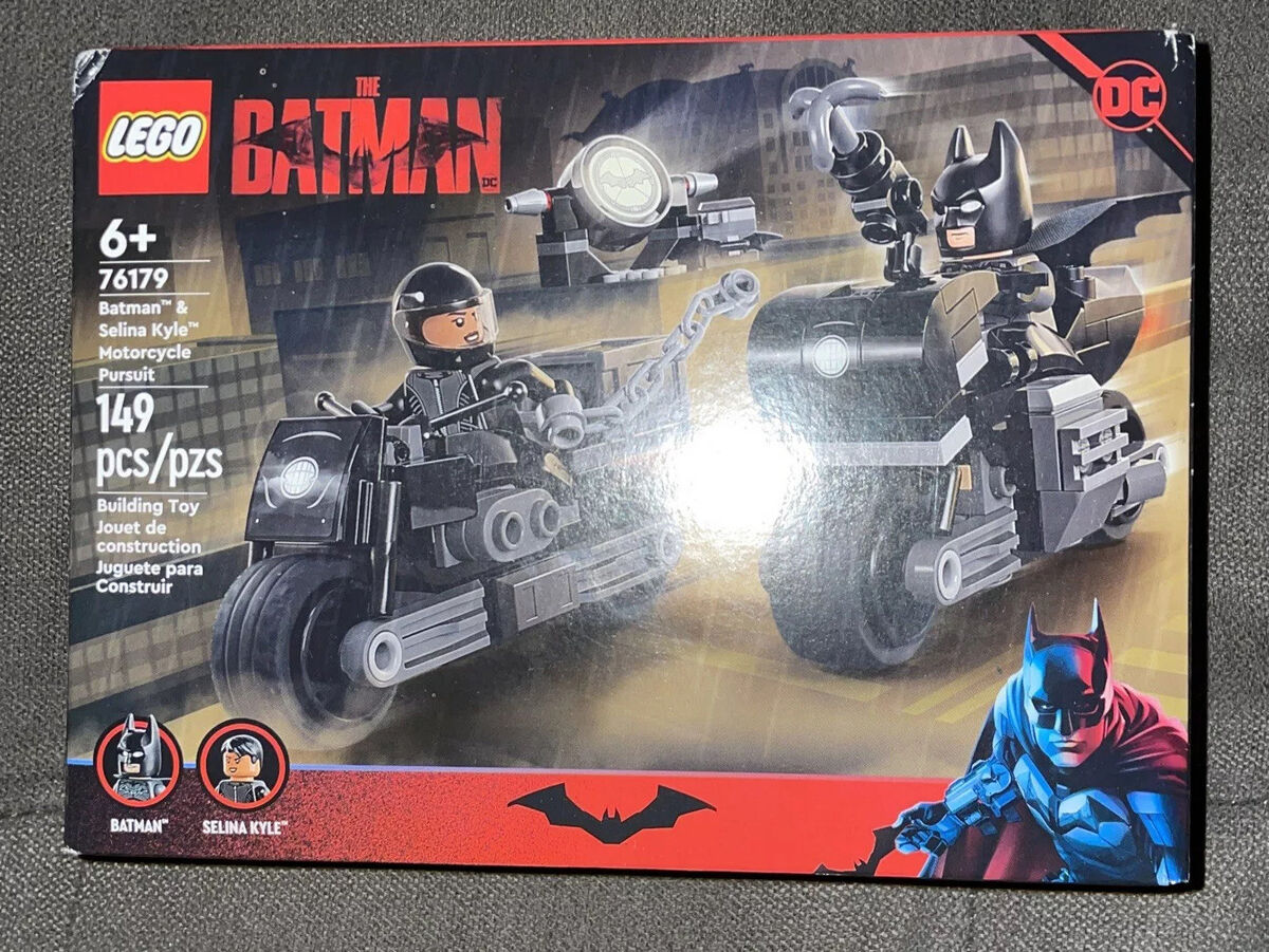 Best Buy: LEGO Super Heroes Batman & Selina Kyle Motorcycle Pursuit 76179  6332632