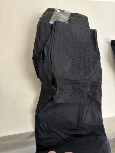 Ladies Everyday Perforated Legging with Side Pockets Large, Black - Picture 3 of 3