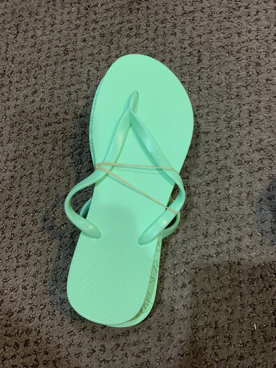 Victoria secret pink flip flops 2025