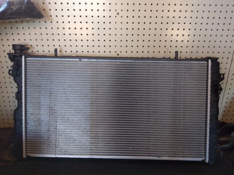 Radiator 6 Cylinder Fits 05-07 CARAVAN 1541909 Foto 2 de 3