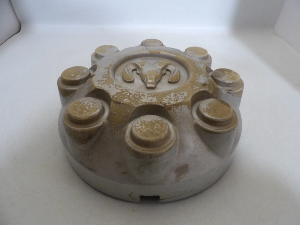 Dodge Ram 2500/3500 2003 2004 2005 2006 2007 2008-2013 OEM tapa central plateada Foto 2 de 4