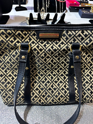 Tommy Hilfiger Women s Black Beige Monogram Tote Zip Double Handles Gold