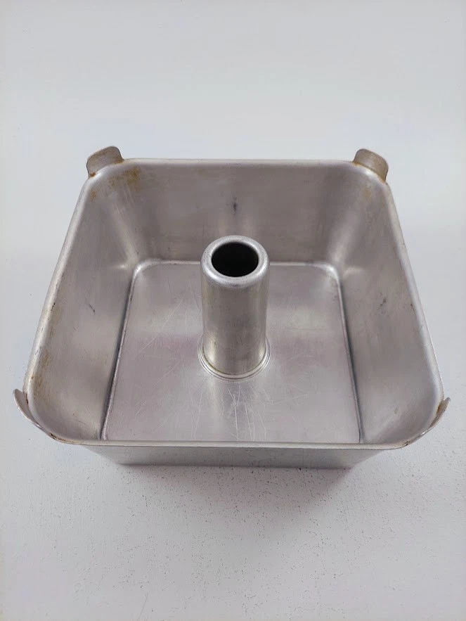 Wear-Ever Aluminum Square Angel Food Cake Pan # 2740 2-Piece Tube Baking Pan 9x9