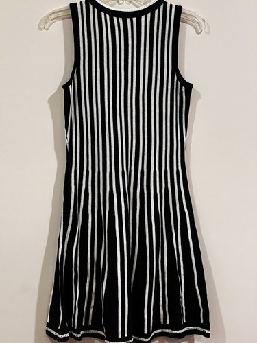 Vestido suéter ANN TAYLOR Petite talla XS blanco y negro a rayas sin mangas. Usado en excelente estado - Imagen 3 de 6