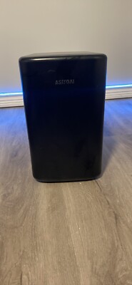Mini Fridge, super cold and small, holds a lot