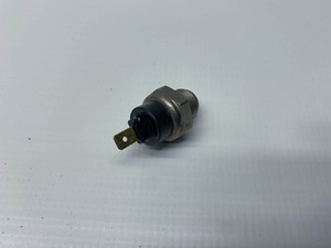 Honda Varadero XL1000V (1) 99' Kühlerlüfterschalter Radiator Fan Switch Sensor