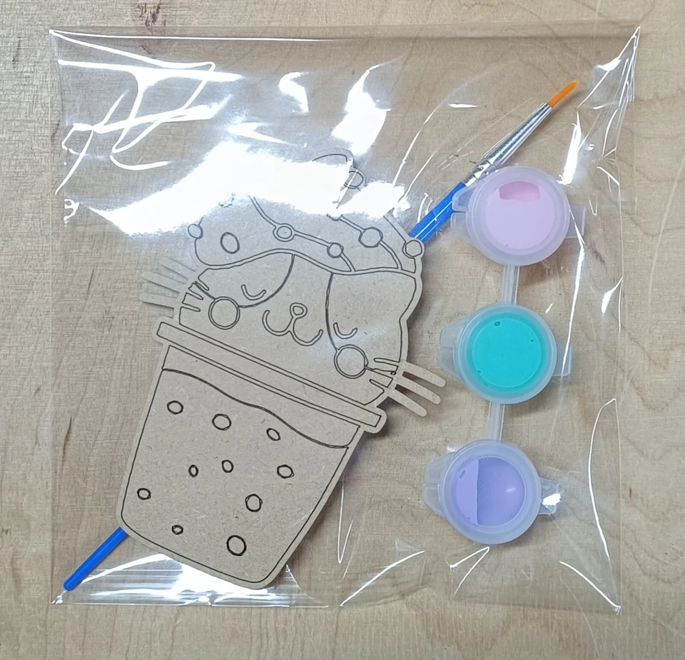 Pinta tu propia taza de gato regalo de fiesta de pastel / bolsa de fiesta Gabby / manualidades para niños Foto 3 de 4