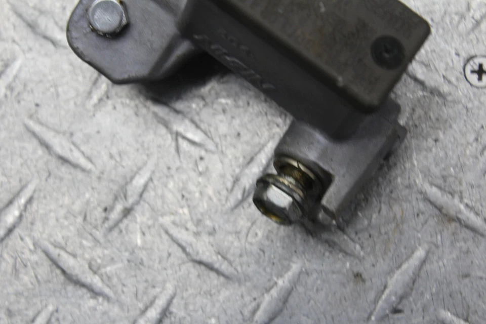 2002 KAWASAKI KX125 FRONT BRAKE MASTER CYLINDER - Image 2 of 4