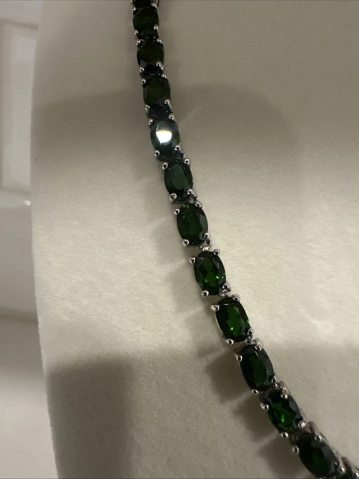 Collar tenis facetado de plata esterlina diopsido ruso (18 pulgadas) TGW 32,90 cts. Foto 2 de 4