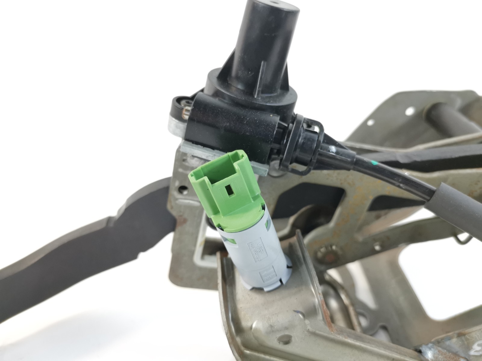Maserati Ghibli S Q4 2014 Brake pedal P/N 6700049830