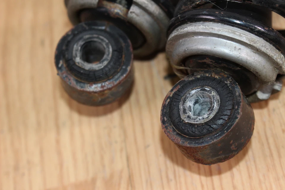 Amortiguadores delanteros Ski-Doo Blizzard 5500 MX 1981 14,5 pulgadas  Foto 2 de 4