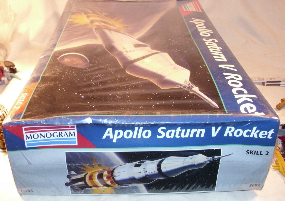MONOGRAM APOLLO SATURN V ROCKET PLASTIC MODEL KIT 1/144 BOXED