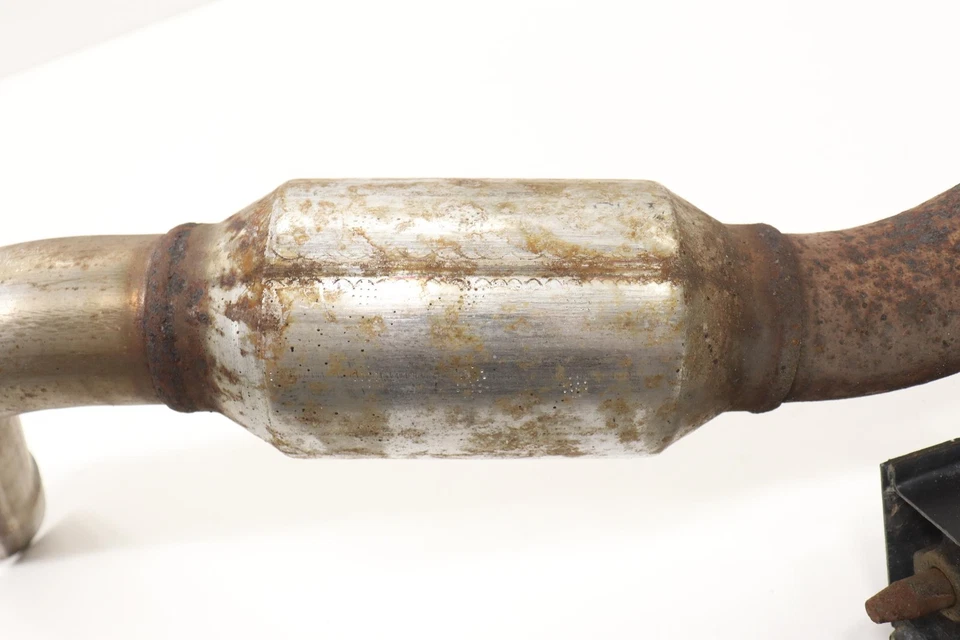 Tubo de escape Nissan Frontier 2022 Foto 4 de 4