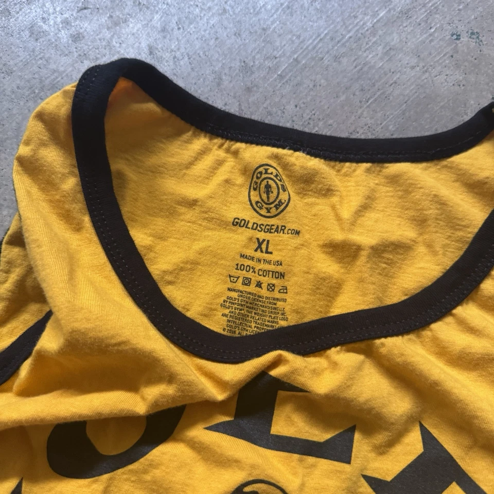 Camiseta sin mangas Golds Gym para hombre XL amarilla Stringer muscle Venice California camisa EE. UU. Foto 2 de 4