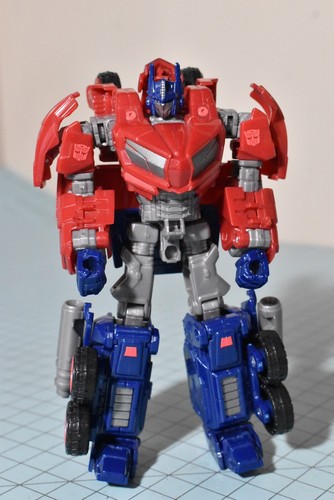 Transformers Generations War For Cybertron Optimus Prime UNVOLLSTÄNDIG