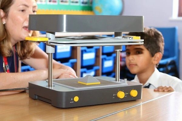 Mayku Formbox Desktop Vacuum Former - image 2 of 4