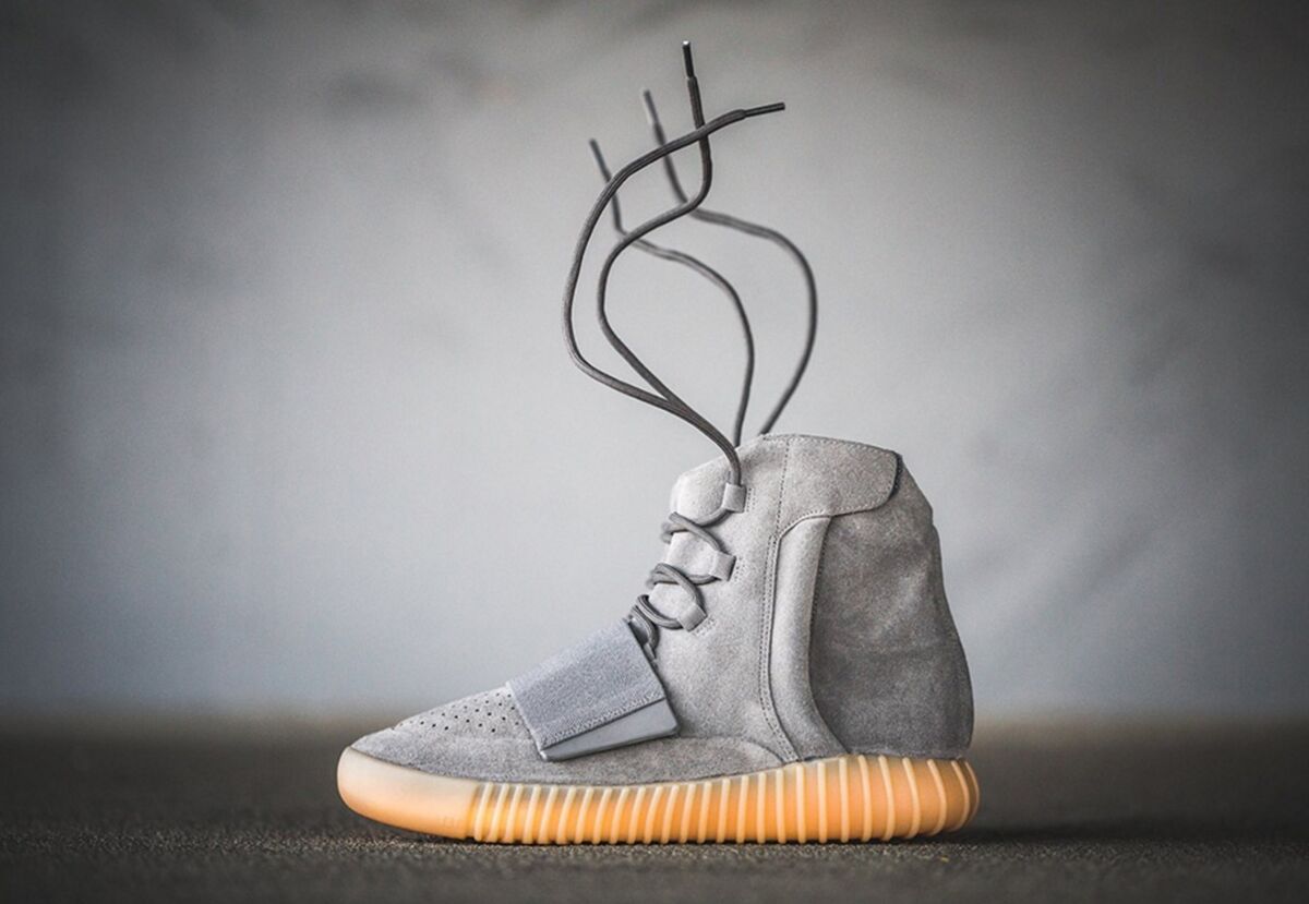 ADIDAS x YEEZY 750 Boost Grey Glow in the Dark Sz 9.5 BB1840 ADIDAS x YEEZY 750 Boost Grey Glow in the Dark Sz 9.5 BB1840