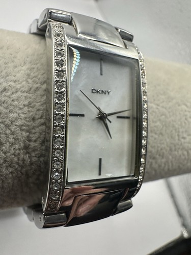 Ladies DKNY NY-8223 Crystal Accent New Battery 22MM 7.5" MOP Dial Watch Y - Picture 3 of 12