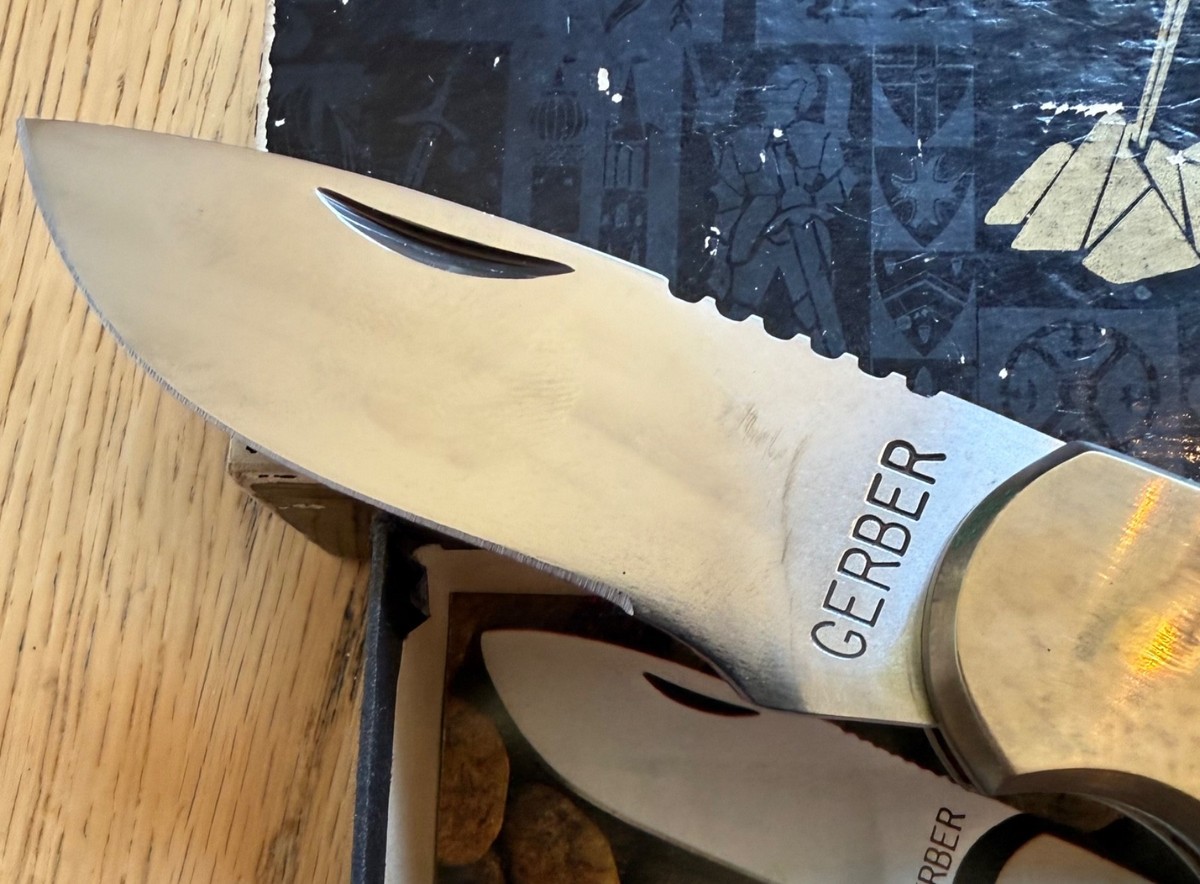 RARE VINTAGE GERBER MAGNUM FOLDING HUNTER KNIFE NEVER USED IN BOX 