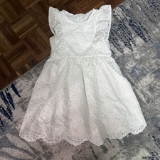 White Long Dress For Girls Sized At 4-5 Years Old Great Condition Bargain