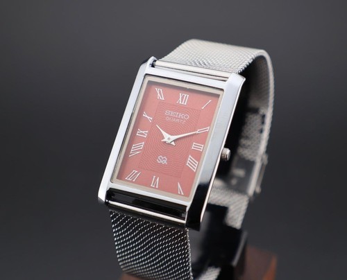 Classic Vintage Seiko Slim Quartz Men's Wrist Watch
