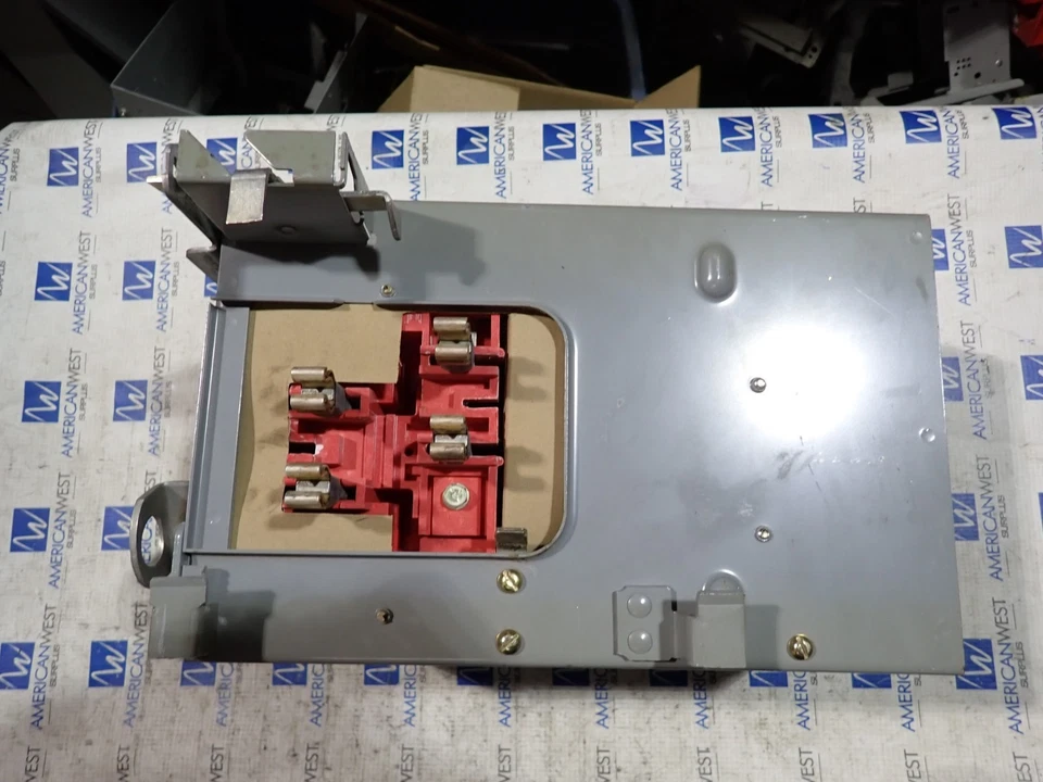 Enchufe de bus cuadrado D PFA32030GN 3 fases 4W 30 amp 240v interruptor estilo busway interruptor Foto 4 de 4