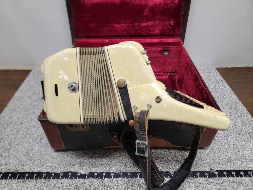 Acordeón Camerano 645/55 PARA REPUESTOS Foto 2 de 4