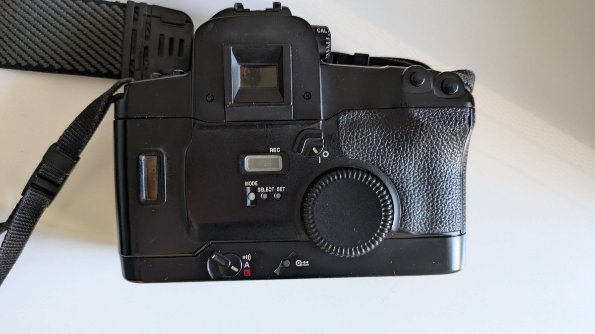 キャノン Canon EOS3 ボディ フィルムカメラ キヤノン Canon フィルム