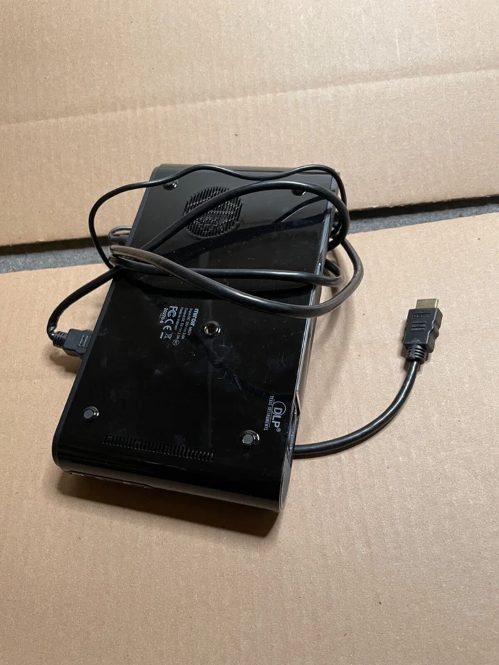 Miroir M631 Ultra Pro Portable 1080p Projector, 700 Lumen, Up To 120” Image, 4K - Image 2 of 4