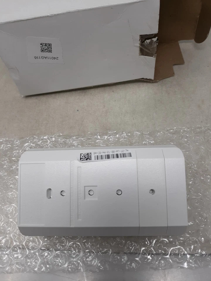 Honeywell Sixpira LMD500 Wireless PIR Motion Sensor - White - Image 2 of 4