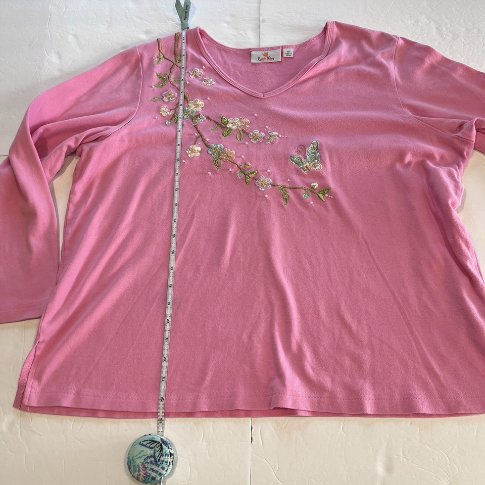 Quacker Factory Pink Floral Embroidered V Neck Long Sleeve Knit Top