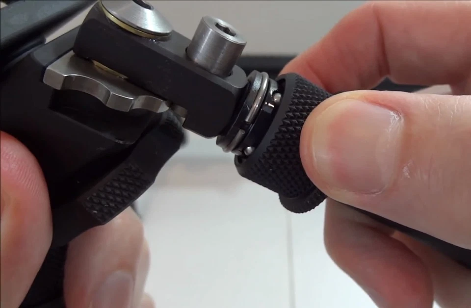 Bípode Accu-Shot Atlas sin abrazadera Bt10nc, altura 4,75 - 9,0", negro Foto 2 de 3