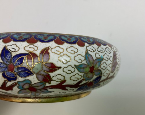 Vtg Cloisonné Ashtray/Trinket Dish - Chinese - Enamel on Brass - White/Multi - Picture 12 of 18