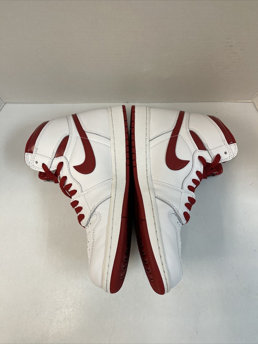 Jordan 1 Retro High OG Metallic Red 2017 Size 10 Used 555088 Jordan 1 Retro High OG Metallic Red 2017 Size 10 Used 555088