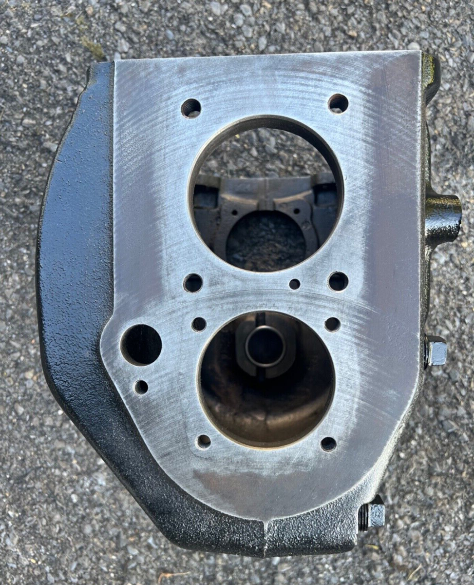 FORD NP435 MANUAL TRANSMISSION 2WD BARE CASE C-96391 / TRUCK