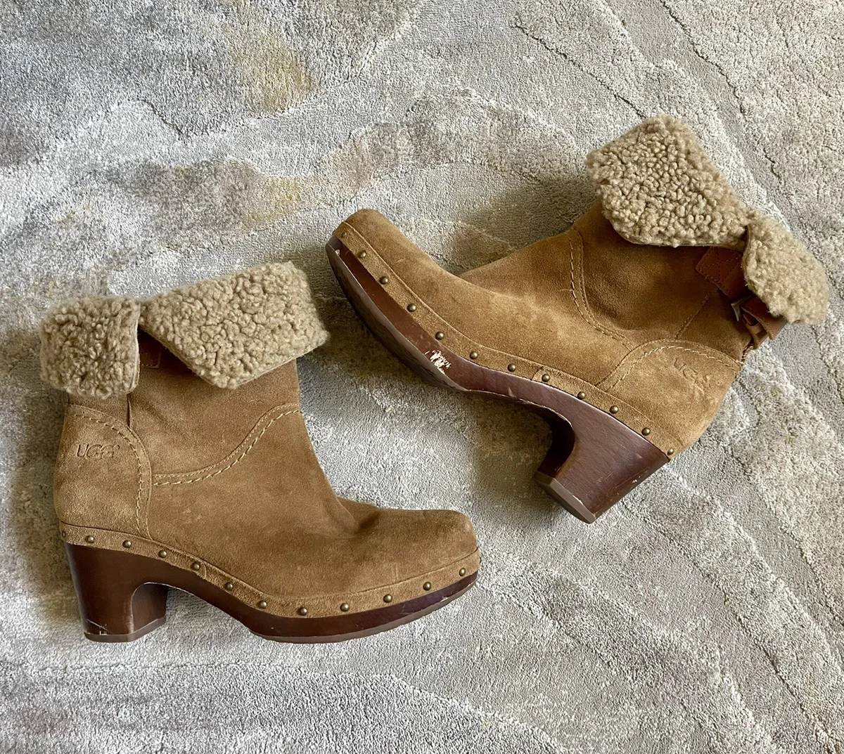 UGG AUSTRALIA LYNNEA Brown Tan Suede Sheepskin Clog Boots Size 9 Mid calf