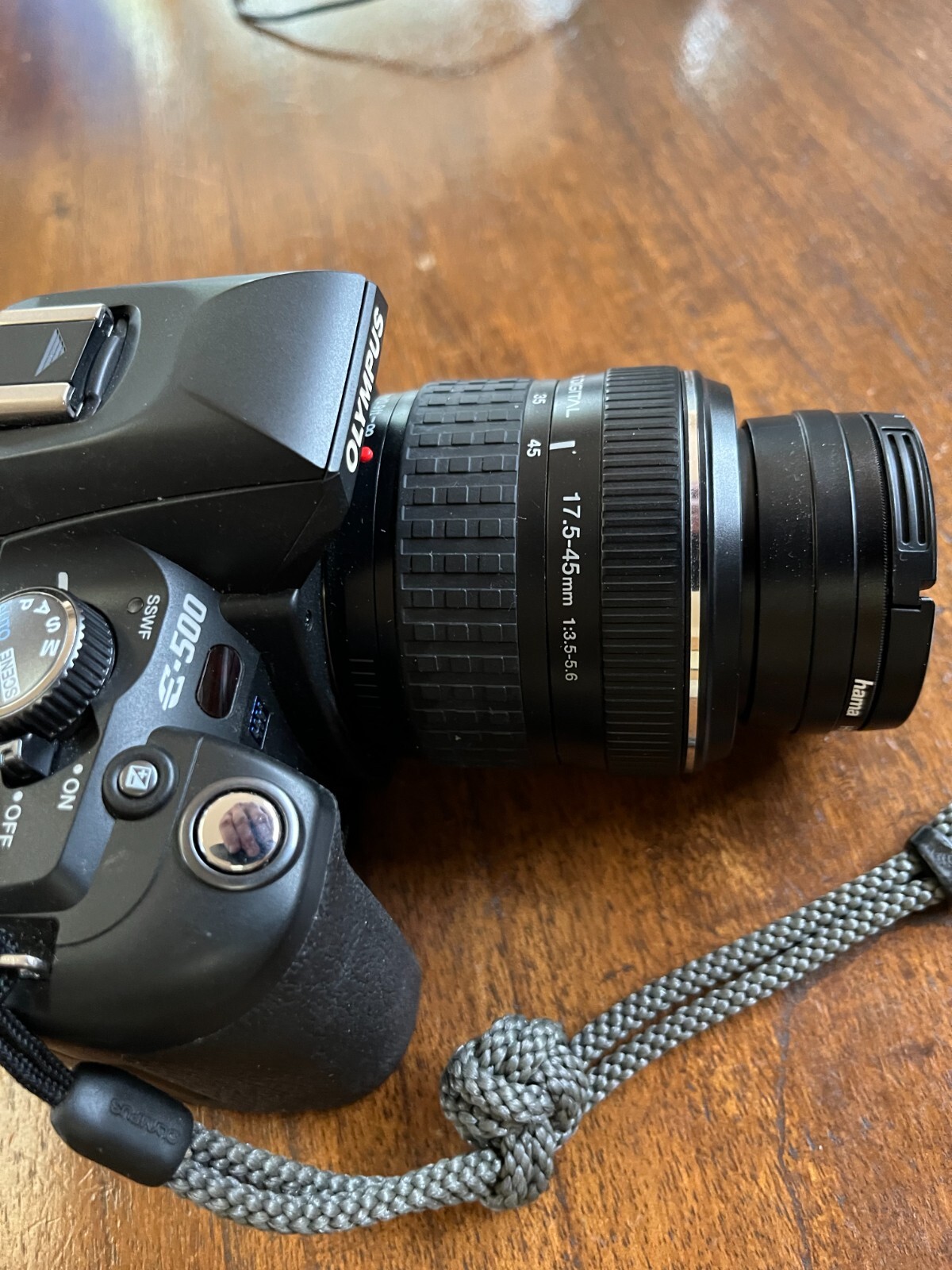 OLYMPUS E500 DIGITAL CAMERA with 40150mm & 17.545mm LENSES & HOOD