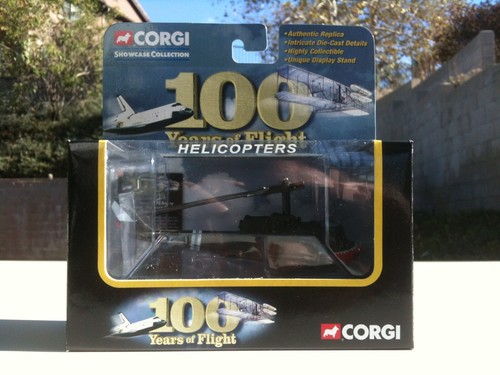 CORGI BELL UH-1C HUEY US ARMY 174TH AHC "SHARKS", VIETNAM, 1966 1:100 SHOWCASE - Picture 12 of 12