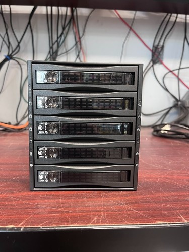 SNT SNT-3051 SS 5x SAS/SATA Drive Bay In 3x5.25" Bay New No Box #21