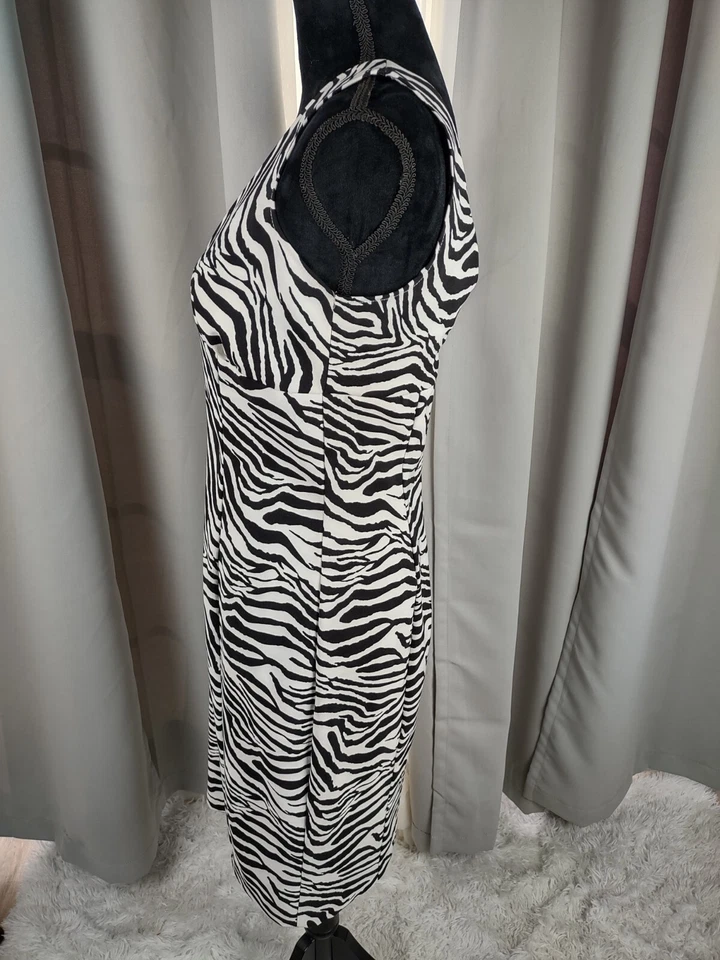 Vestido ceñido al cuerpo con estampado de cebra Alyn Paige talla 9/10 nuevo con etiquetas - cuello en V delantero y trasero (nuevo con etiquetas) Foto 3 de 4