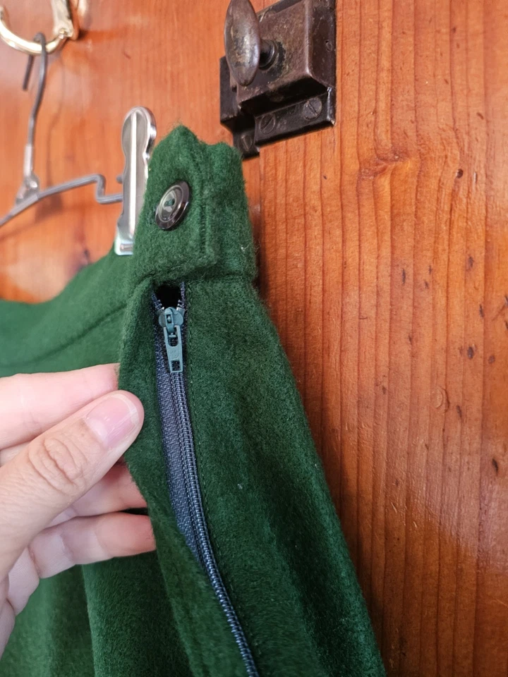 Falda Caniche Francés Verde De Colección Blanco Perro Novedad Fieltro Tela Círculo Pequeña Foto 3 de 4