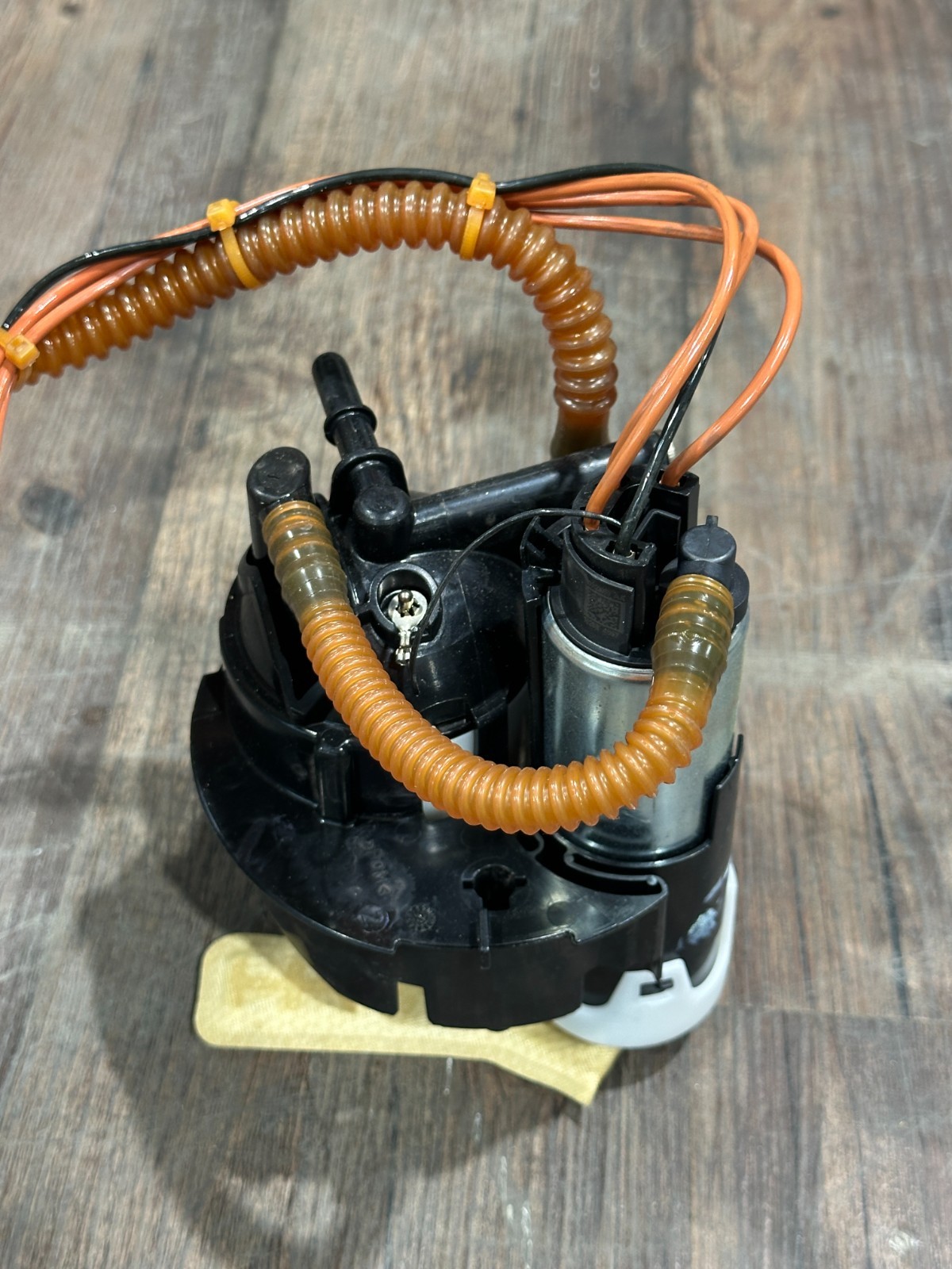 2018-2024 LAMBORGHINI URUS FUEL PUMP SENDER OEM