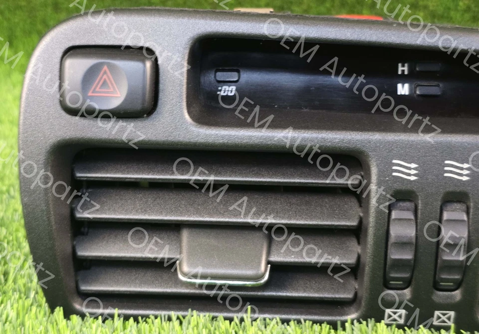 Lexus GS300 GS400 1998-2005 AIRE ACONDICIONADO calefacción ventilación con reloj e interruptor de peligro OEM usado Foto 3 de 4