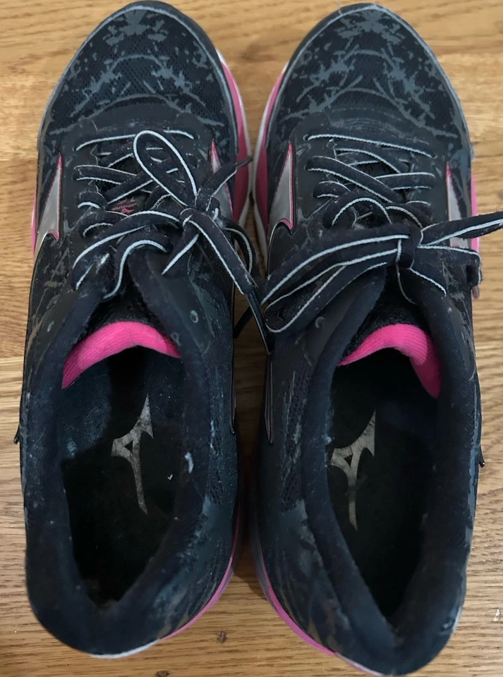 Mizuno Basic Wave Creation Mujer 8.5 W Negro Y Rosa 410653 Foto 2 de 4