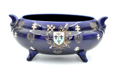 Gefäß Quadropod aus Porzellan Wappen Nil Desperandum Kreuz Lorraine Lunéville