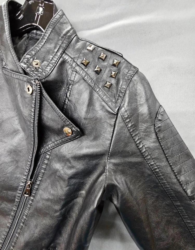 Chaquetas con tachuelas de cuero sintético para motocicletas de primavera con cremallera oblicua para niños y niñas Foto 3 de 4